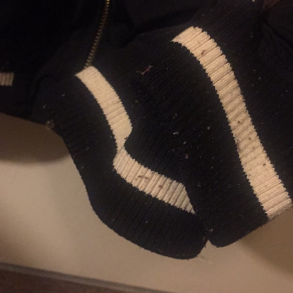 Silk Embroidered jacket - Picture 3 of 6